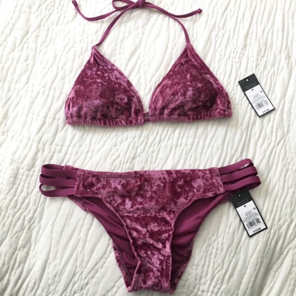 MOSSIMO NWT Velvet Target bikini set size M